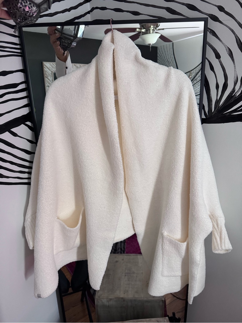 Barefoot Dreams Cream Open-Front Plush Women's Sweater with Pockets